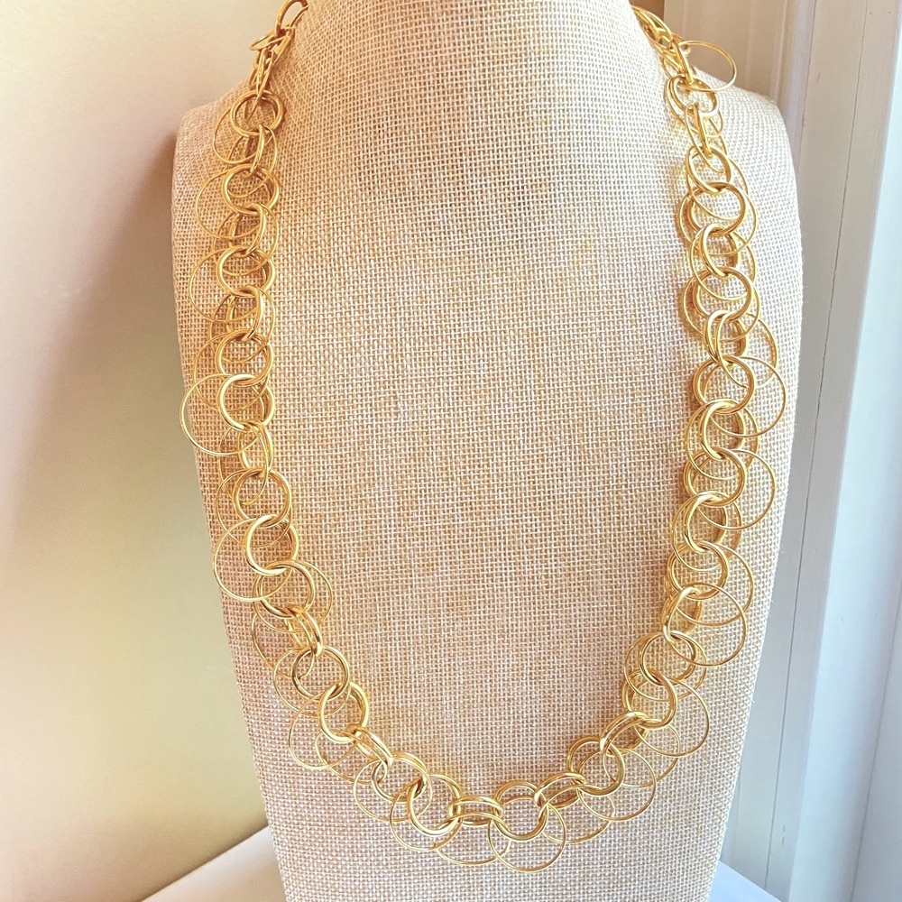 Joan Rivers goldtone chain link necklace with intertwined multi size circles